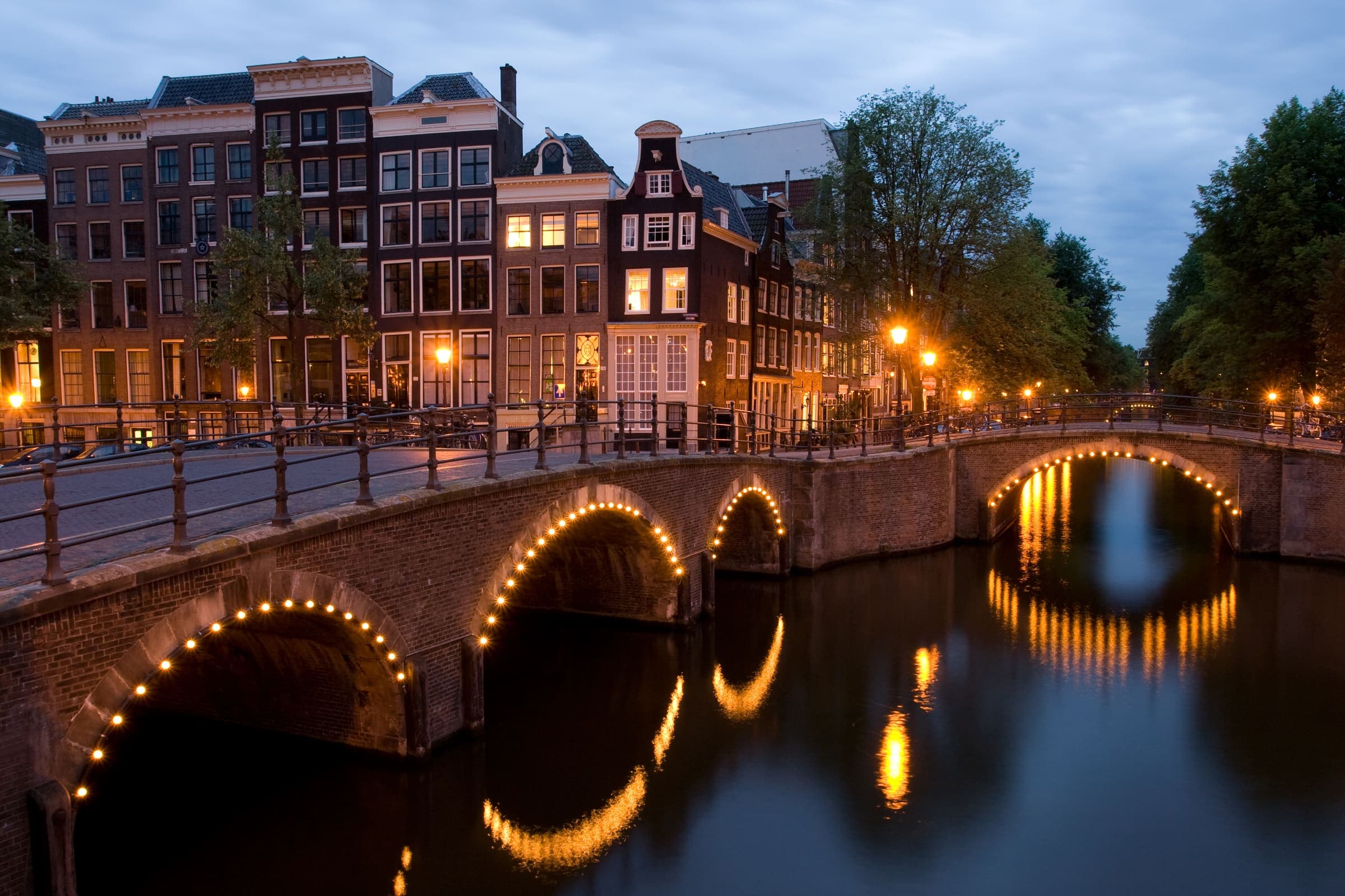 Amsterdam · waar de Keizersgracht de Reguliersgracht kruist