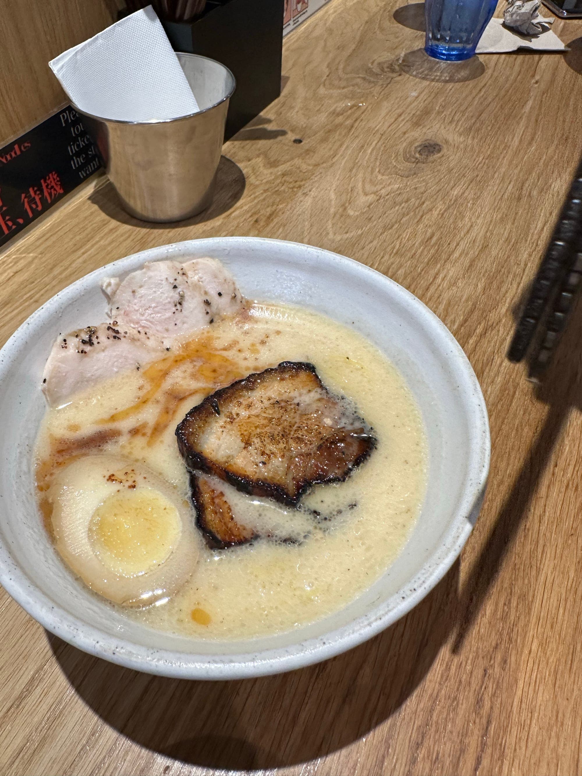Ramen-Kingdom, the room